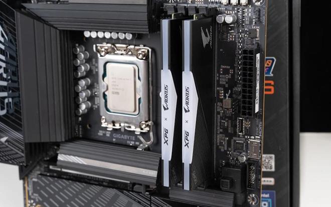 拆+WiFi7+USB4中端板玩出旗舰范儿pg电子游戏网站技嘉B860M电竞雕：全快(图6)